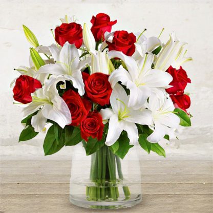rose-rosse-gigli-bianchi-lilium-verona-fioraio-invio-recapitare-bouquet-fiorista-verona