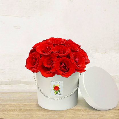 new-mini-flower_box_bianca_rose_rosse_consegna_verona_invio_fiorista_fiori_scatola-e1553940533722